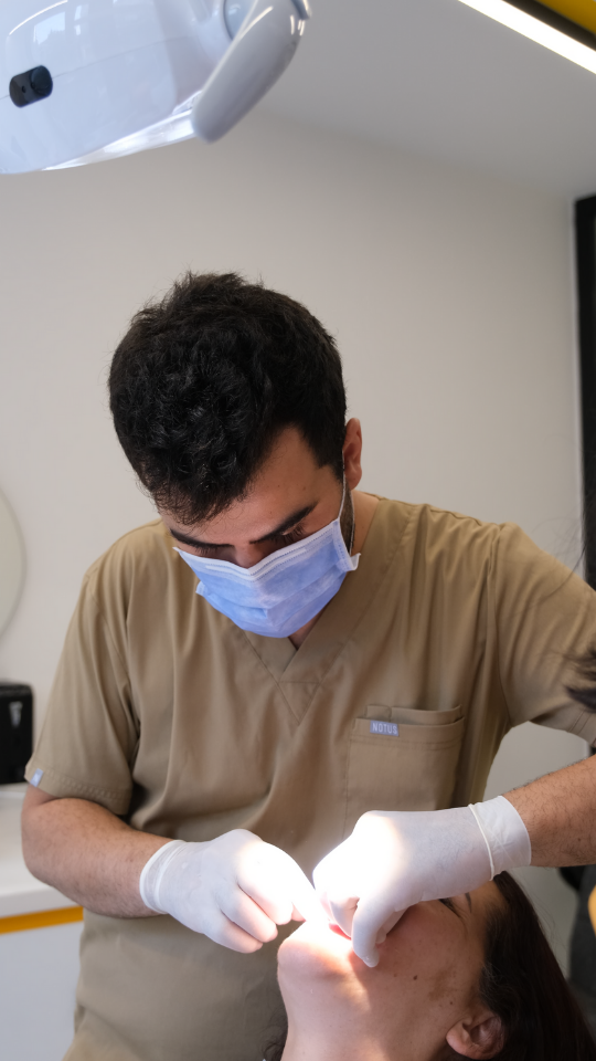 Dt. Yusuf Cansız Dt Enis kaçar dişyeri grup esenyurt